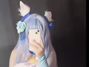 對鏡子邊拍邊玩騷穴的小蘿莉